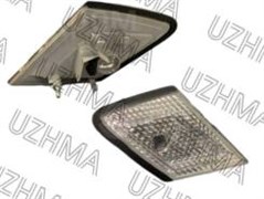 Габаритный огонь Toyota MARKII GX90 R белый 22221R L5