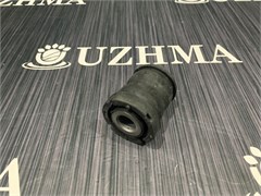 Сайлентблок RX300 задней поперечной тяги  4872548110