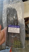 Хомут нейлоновый NoName 5*250 5*250