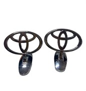 Эмблема на капот Toyota 8732